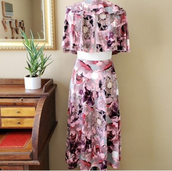 ASOS Floral Open Back Midi Floral Cape Dress 6 - Picture 5 of 8